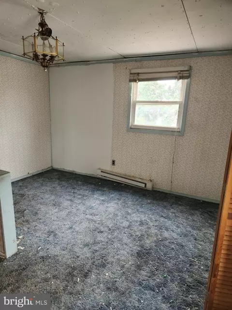 8133 Cornwall Rd, Dundalk, MD 21222 photo 14