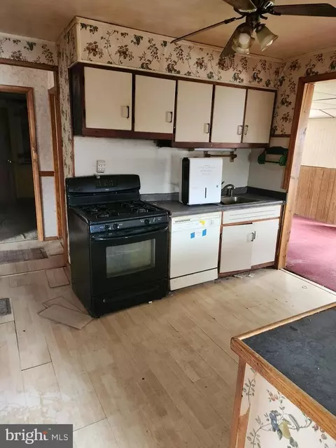8133 Cornwall Rd, Dundalk, MD 21222 photo 7