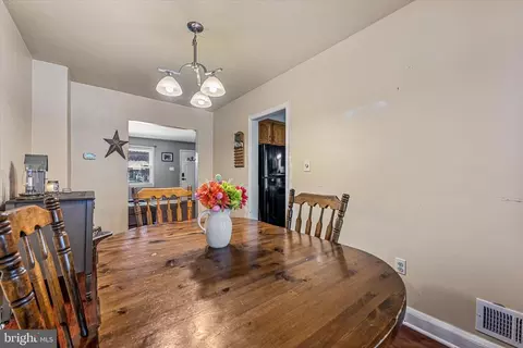128 Riverthorn Rd, Middle River, MD 21220 photo 9