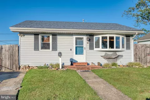 7 Helicopter Dr, Middle River, MD 21220