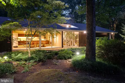 7 Merry Hill Ct, Pikesville, MD 21208