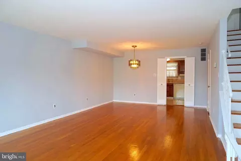 945 Elm Rd, Halethorpe, MD 21227 photo 6
