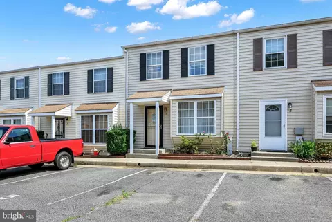 5 Ebbing Ct, Essex, MD 21221