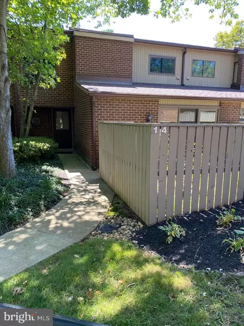 14 Fencepost Ct #J, Pikesville, MD 21208