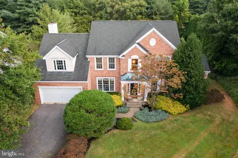 7941 Starburst Dr, Pikesville, MD 21208