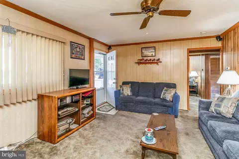 3 Glider Dr, Middle River, MD 21220 photo 5