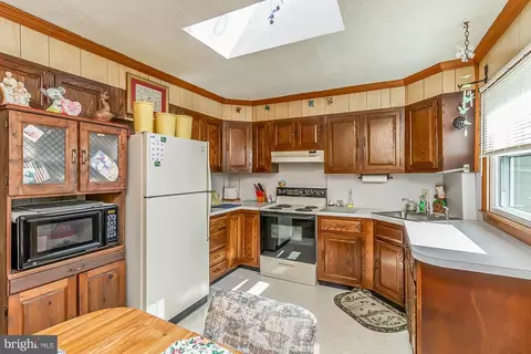 3 Glider Dr, Middle River, MD 21220 photo 7