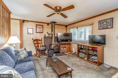 3 Glider Dr, Middle River, MD 21220 photo 6