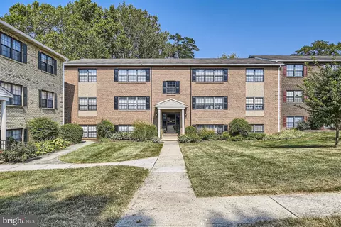 26 Alanbrooke Ct #26E, Towson, MD 21204