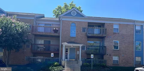 14 Cloverwood Ct #202, Essex, MD 21221