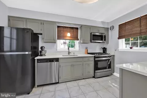 302 Brook Rd, Towson, MD 21286 photo 17
