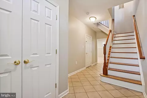 115 Hearth Ct, Baltimore, MD 21212 photo 3