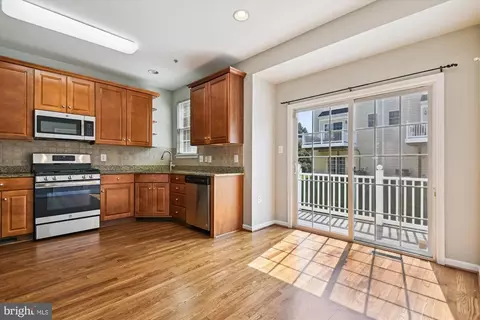 115 Hearth Ct, Baltimore, MD 21212 photo 17