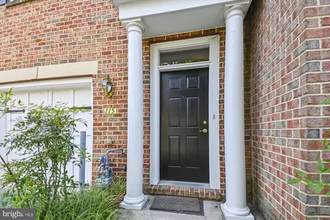 115 Hearth Ct, Baltimore, MD 21212 photo 2