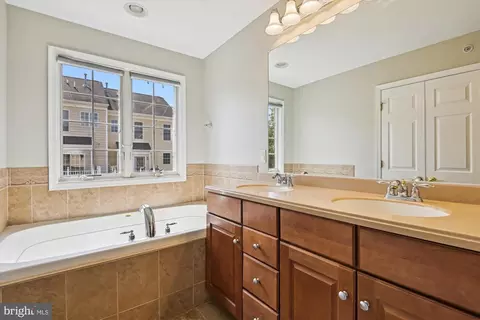 115 Hearth Ct, Baltimore, MD 21212 photo 24