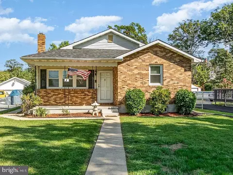 8017 Hillendale Rd, Parkville, MD 21234