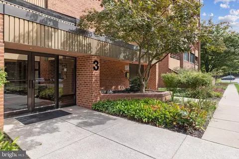 3 Southerly Ct #201, Towson, MD 21286
