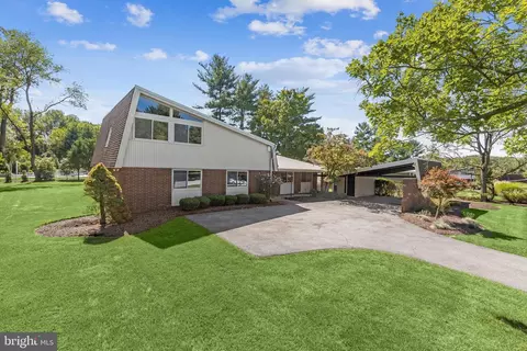 13 Stone Hollow Ct, Pikesville, MD 21208