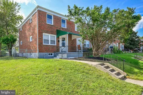 8700 Cimarron Cir, Parkville, MD 21234