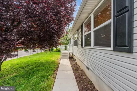 303 Severn Ave, Rosedale, MD 21237