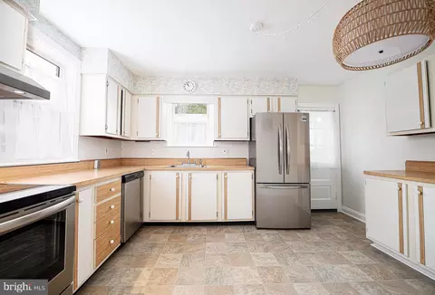 102 Manor Ave, Baltimore, MD 21206 photo 16