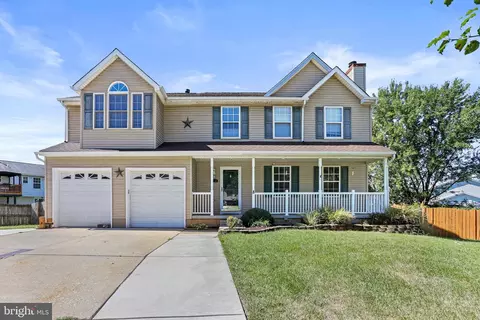 8 Brenda Lee Ct, Essex, MD 21221
