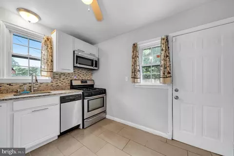 5602 Windsor Mill Rd, Gwynn Oak, MD 21207 photo 3