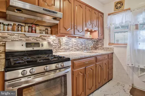 4406 Norfen Rd, Halethorpe, MD 21227 photo 9