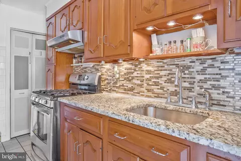 4406 Norfen Rd, Halethorpe, MD 21227 photo 10