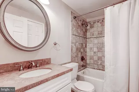 9748 Denrob Ct, Parkville, MD 21234 photo 17