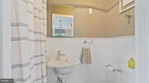 6902 Marlborough Rd, Baltimore, MD 21212 photo 9