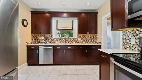 6902 Marlborough Rd, Baltimore, MD 21212 photo 10