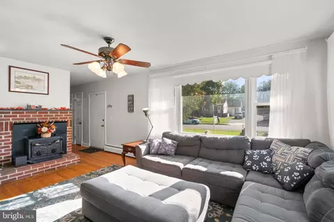 2106 Lugine Ave, Gwynn Oak, MD 21207 photo 3