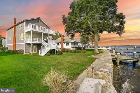 3829 Bay Dr, Middle River, MD 21220