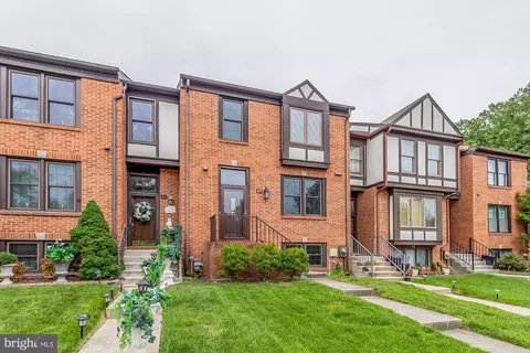 48 Faraday Dr, Lutherville Timonium, MD 21093