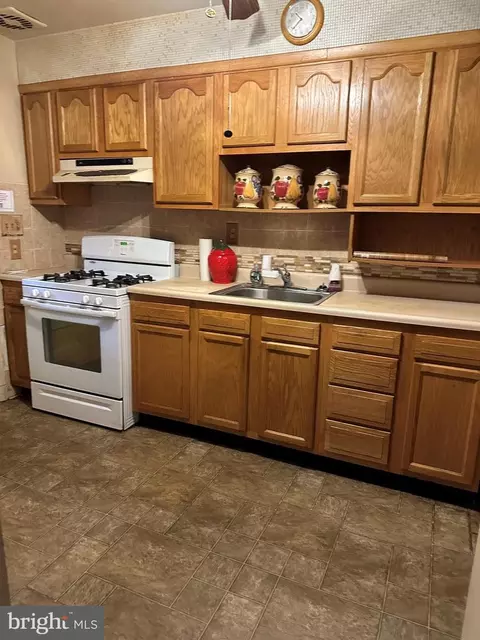 4222 Fallstaff Rd, Baltimore, MD 21215 photo 8