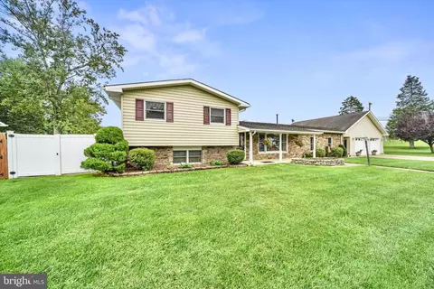 13103 Patuxent Rd, Middle River, MD 21220