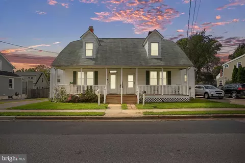 22 Sanford Ave, Catonsville, MD 21228