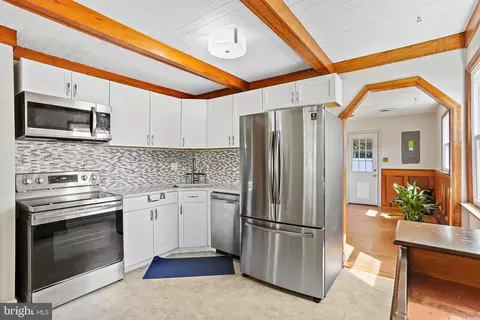 6 Honeycomb Rd, Middle River, MD 21220 photo 9