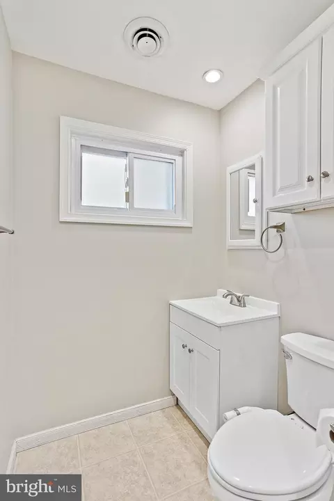 6 Honeycomb Rd, Middle River, MD 21220 photo 18