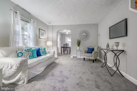 564 47th St, Baltimore, MD 21224 photo 4