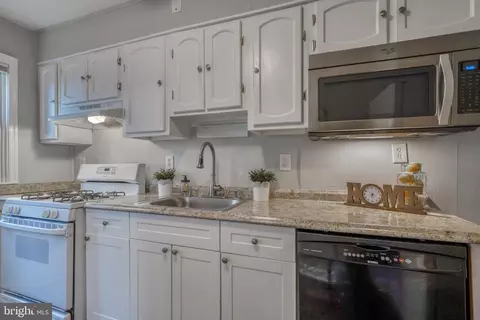 564 47th St, Baltimore, MD 21224 photo 9