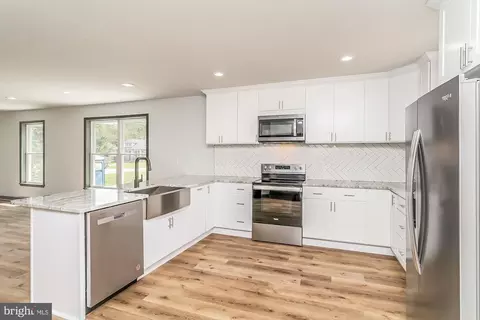 6809 Columbia Rd, Middle River, MD 21220 photo 10