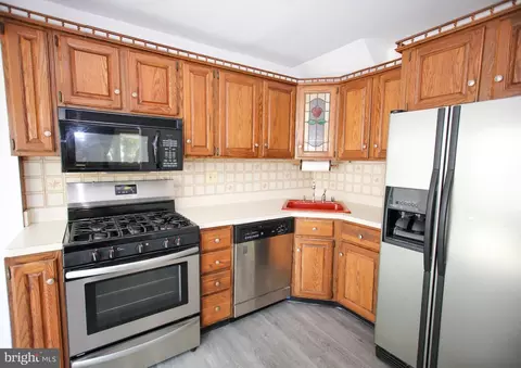 1206 Locust Ave, Halethorpe, MD 21227 photo 12