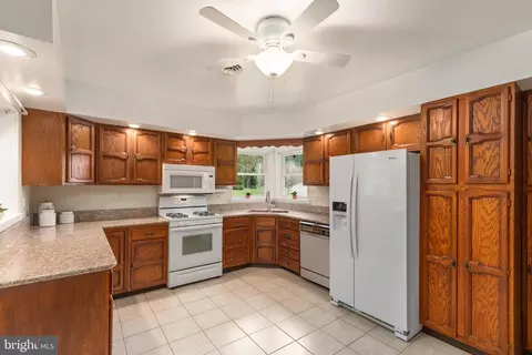 2 Bangert Ave, White Marsh, MD 21162 photo 13