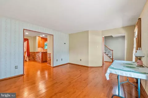 2106 Cross Trails Rd, Windsor Mill, MD 21244 photo 7