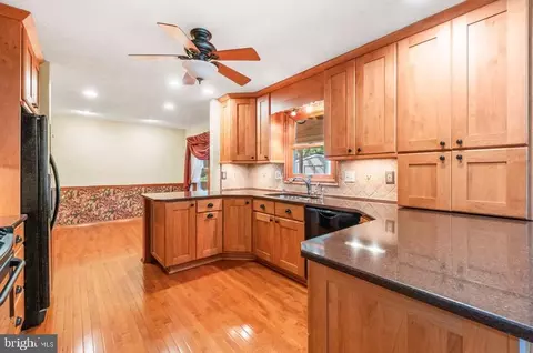 2106 Cross Trails Rd, Windsor Mill, MD 21244 photo 14
