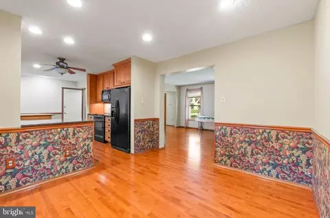 2106 Cross Trails Rd, Windsor Mill, MD 21244 photo 11