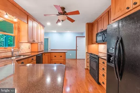 2106 Cross Trails Rd, Windsor Mill, MD 21244 photo 12