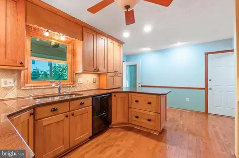 2106 Cross Trails Rd, Windsor Mill, MD 21244 photo 13